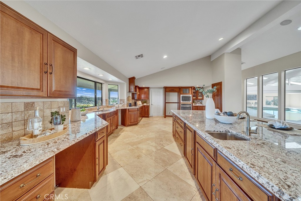 42253 Vía Nortada Temecula, CA 92590 - Photo 12 of 75