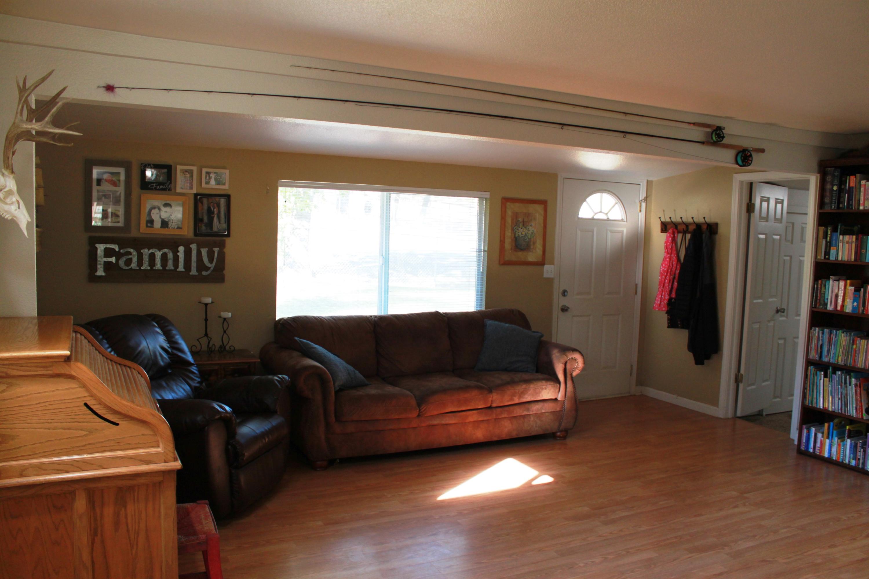 361 Homewood Road Grants Pass, OR 97527 - Photo 5 of 22 IMG_1370