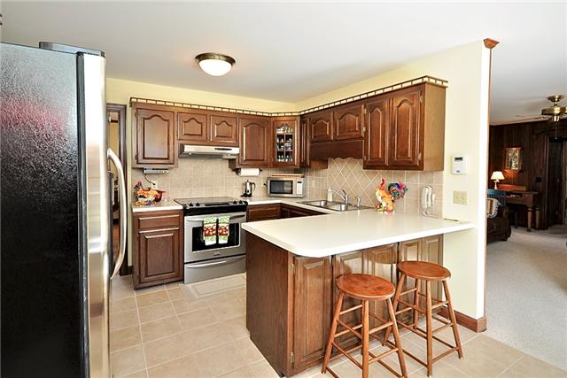 328 View Ridge Drive Goodlettsville, TN 37072 - Photo 7 of 20 The Large Counter Bar is great for Entertaining or just enjoying breakfast for 2.