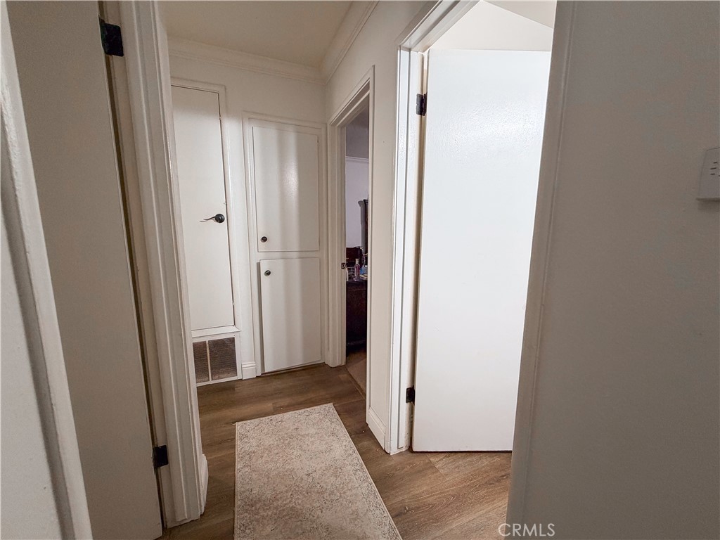 3216 Nottingham Avenue Merced, CA 95340 - Photo 4 of 7 hallway