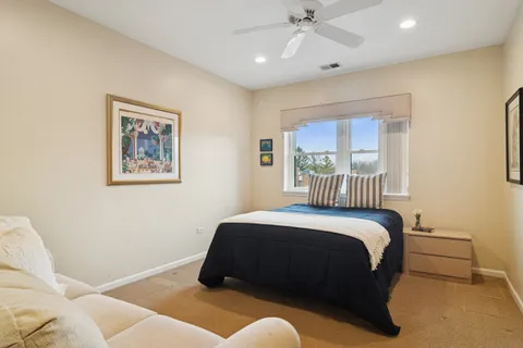 $399,900 | 20 Trafalgar Square, Unit 401, Lincolnshire, IL 60069