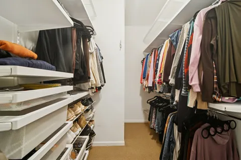 $399,900 | 20 Trafalgar Square, Unit 401, Lincolnshire, IL 60069