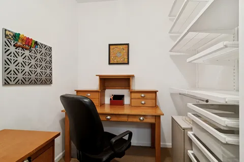 $399,900 | 20 Trafalgar Square, Unit 401, Lincolnshire, IL 60069