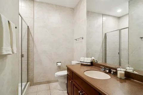 $399,900 | 20 Trafalgar Square, Unit 401, Lincolnshire, IL 60069