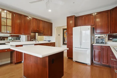 $399,900 | 20 Trafalgar Square, Unit 401, Lincolnshire, IL 60069