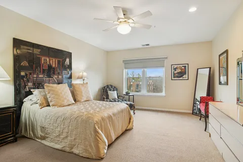 $399,900 | 20 Trafalgar Square, Unit 401, Lincolnshire, IL 60069