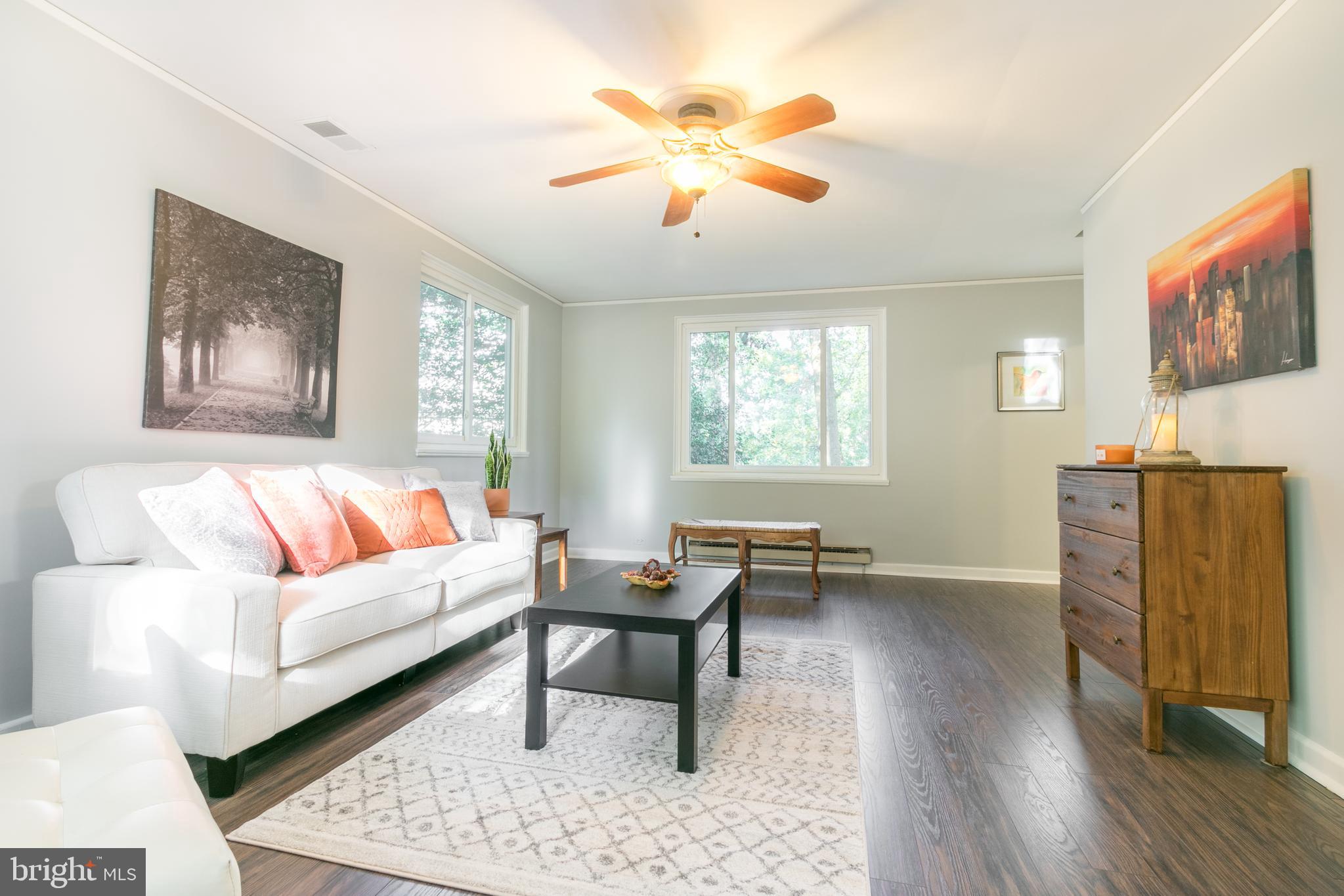 7 Crescent Road, Unit E Greenbelt, MD 20770 - Photo 7 of 25 Living Room