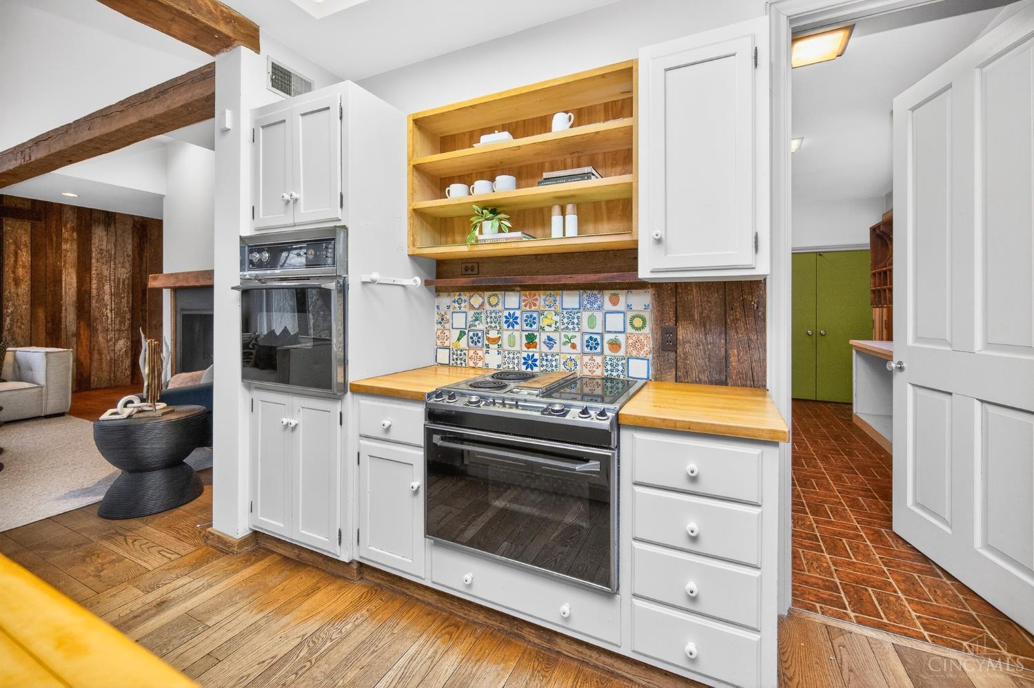 8905 Hopewell Road Cincinnati, OH 45242 - Photo 15 of 51