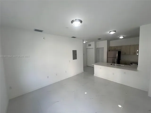 $2,590 | 1010 Southwest 69th Avenue, Unit 212, Miami, FL 33144