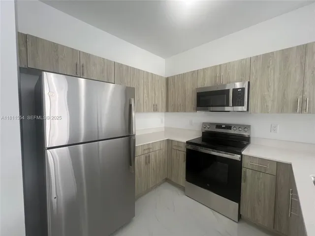 $2,590 | 1010 Southwest 69th Avenue, Unit 212, Miami, FL 33144