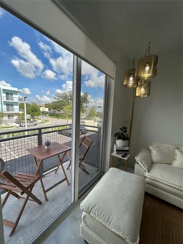 $2,590 | 1010 Southwest 69th Avenue, Unit 212, Miami, FL 33144