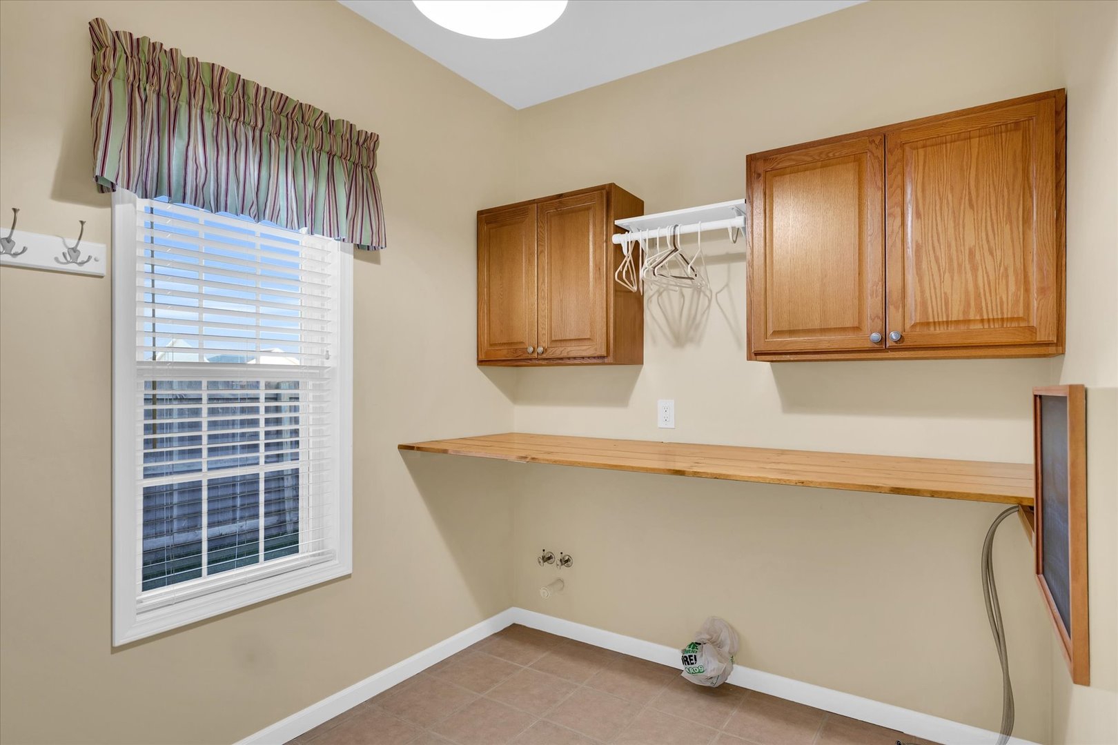 1330 West Ridge Lane Champaign, IL 61822 - Photo 29 of 39 a view of cabinets