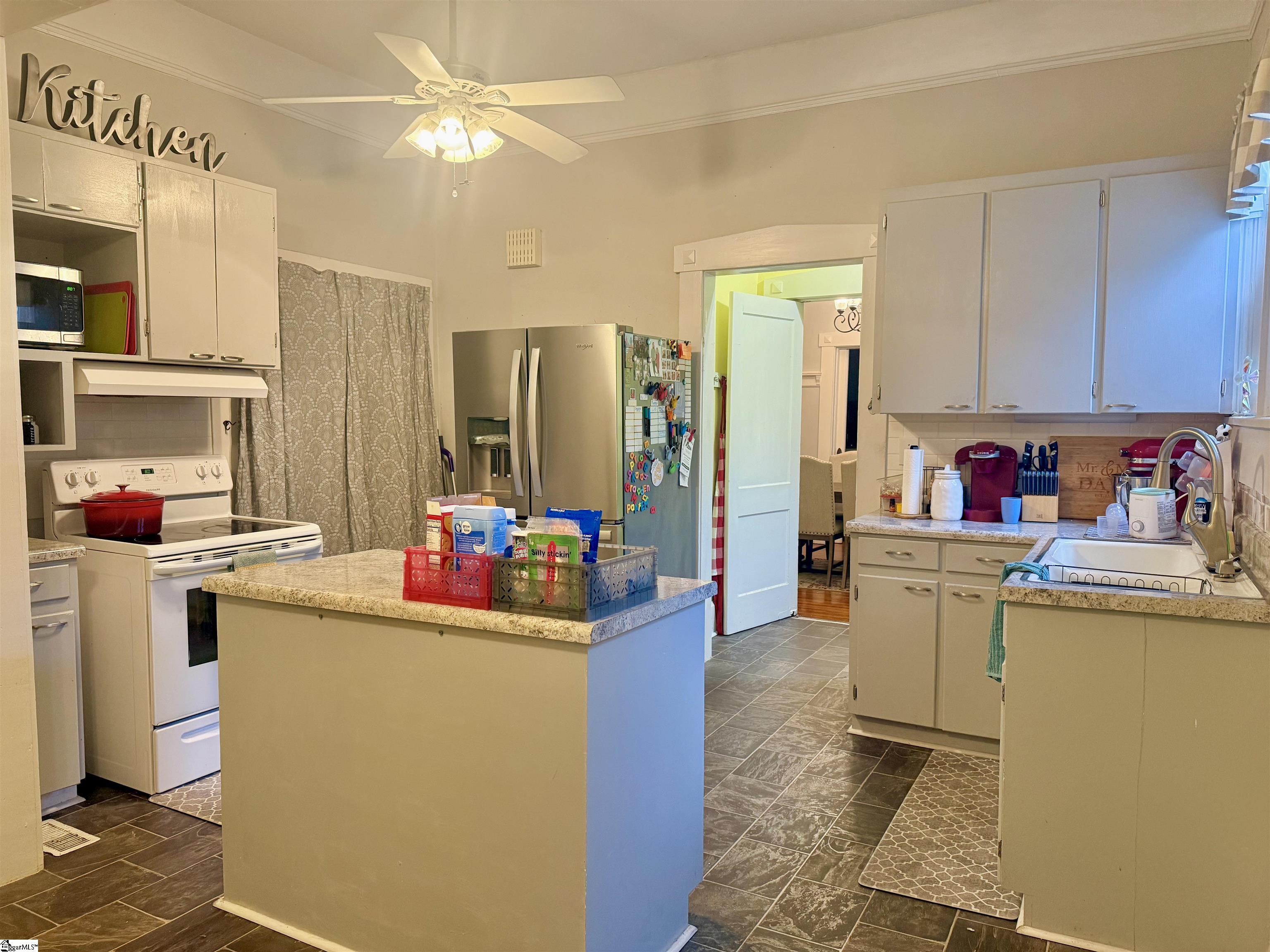 309 South Woodrow Street Clinton, SC 29325 - Photo 5 of 22