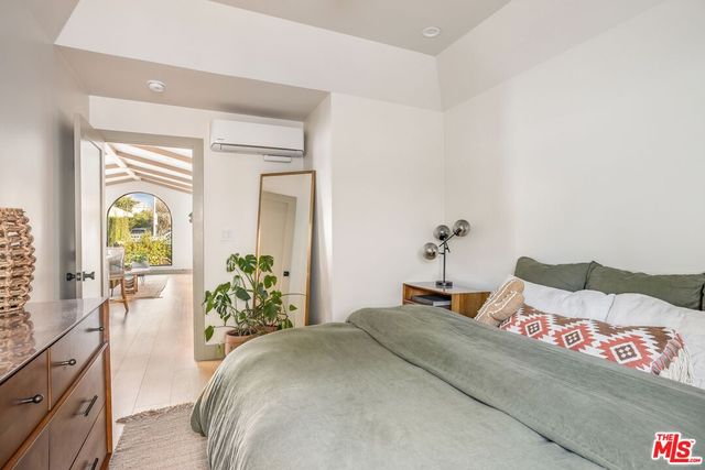 $6,500 | 1033 Havenhurst Drive, West Hollywood, CA 90046