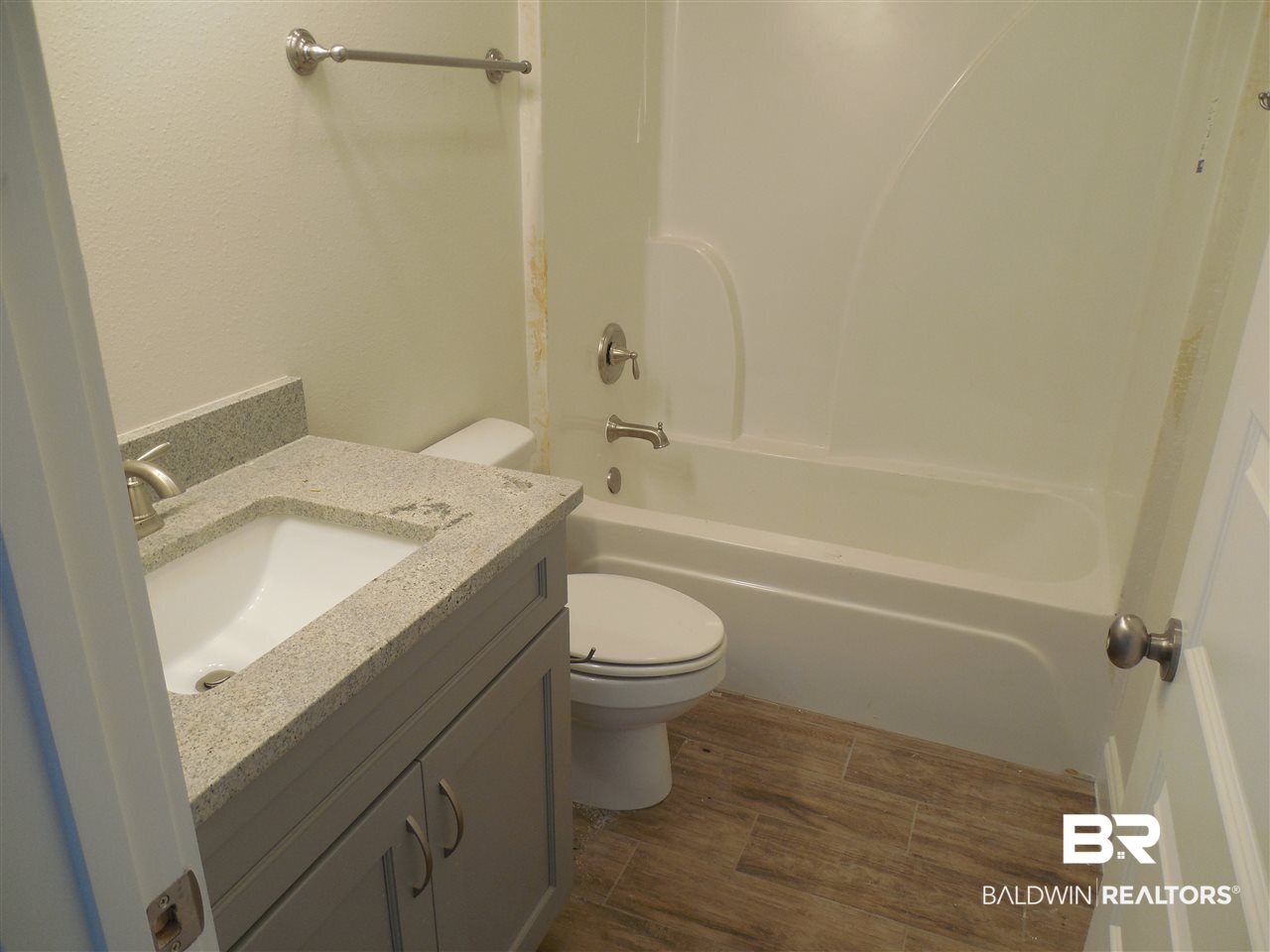 18792 Riverbend Loop Foley, AL 36535 - Photo 15 of 21 Second Bathroom