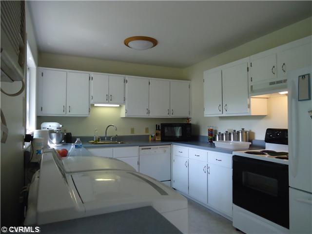 1308 Elon Road Henrico, VA 23229 - Photo 5 of 8 Kitchen