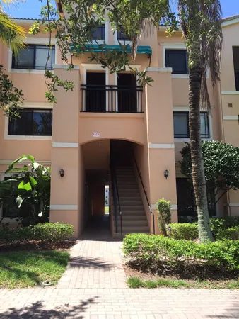 $1,950 | 2811 Grande Parkway, Unit 202, Palm Beach Gardens, FL 33410
