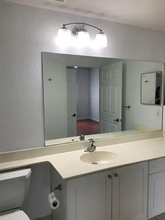 $1,950 | 2811 Grande Parkway, Unit 202, Palm Beach Gardens, FL 33410