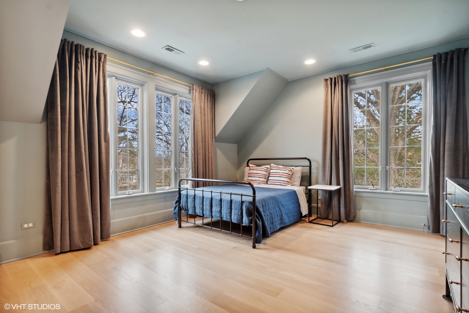1241 Edgewood Road Lake Forest, IL 60045 - Photo 31 of 46 a bedroom with a large bed and a large window