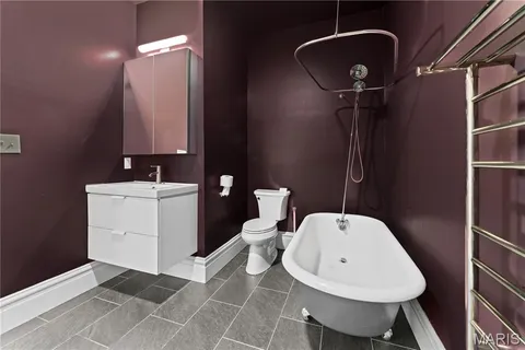 $1,950 | 2014 James Street, Unit B, St. Louis, MO 63104