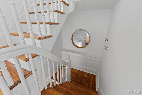 $1,950 | 2014 James Street, Unit B, St. Louis, MO 63104