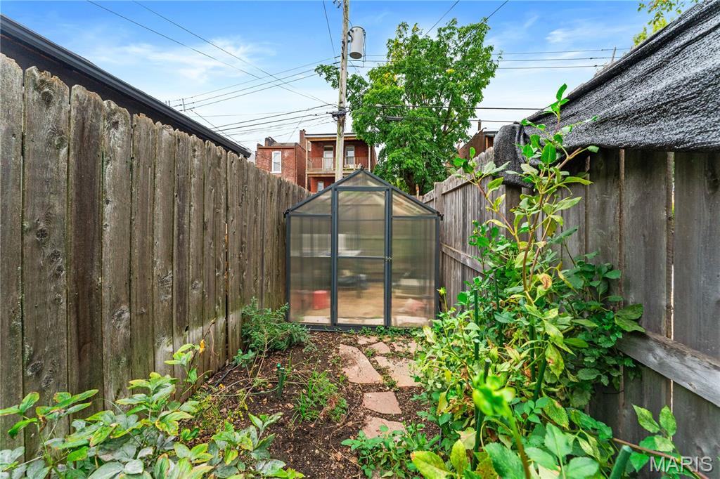 2014 James Street, Unit B St. Louis, MO 63104 - Photo 18 of 20