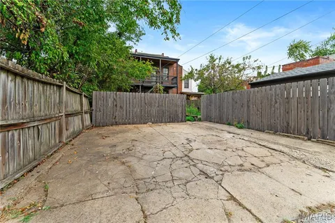 $1,950 | 2014 James Street, Unit B, St. Louis, MO 63104