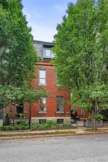 $1,950 | 2014 James Street, Unit B, St. Louis, MO 63104