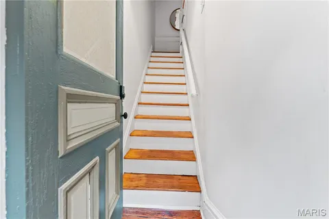 $1,950 | 2014 James Street, Unit B, St. Louis, MO 63104