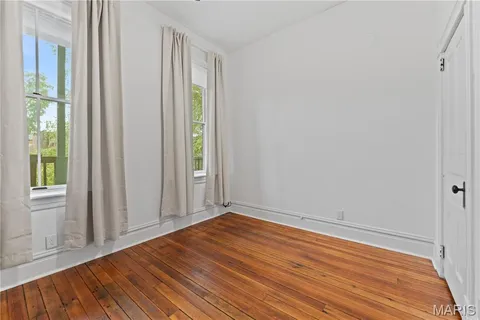 $1,950 | 2014 James Street, Unit B, St. Louis, MO 63104