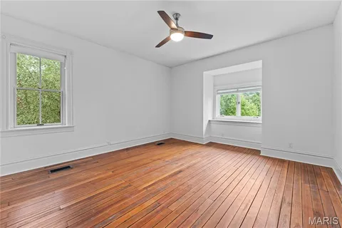 $1,950 | 2014 James Street, Unit B, St. Louis, MO 63104