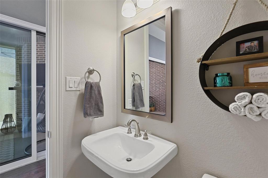 1111 Belknap Way Prosper, TX 75078 - Photo 18 of 24 Bathroom featuring a textured wall