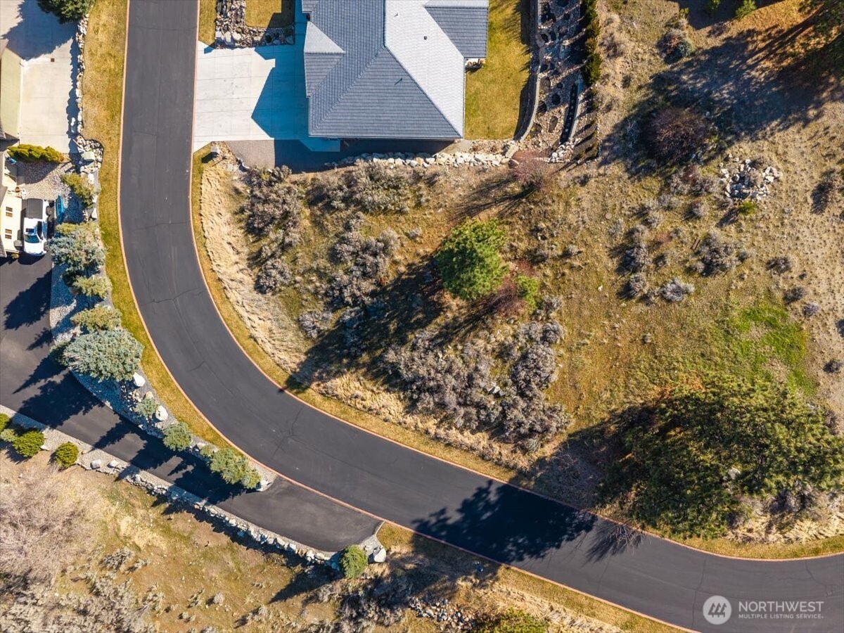 15315 Lakeview Street Entiat, WA 98822 - Photo 18 of 35 a view of roof