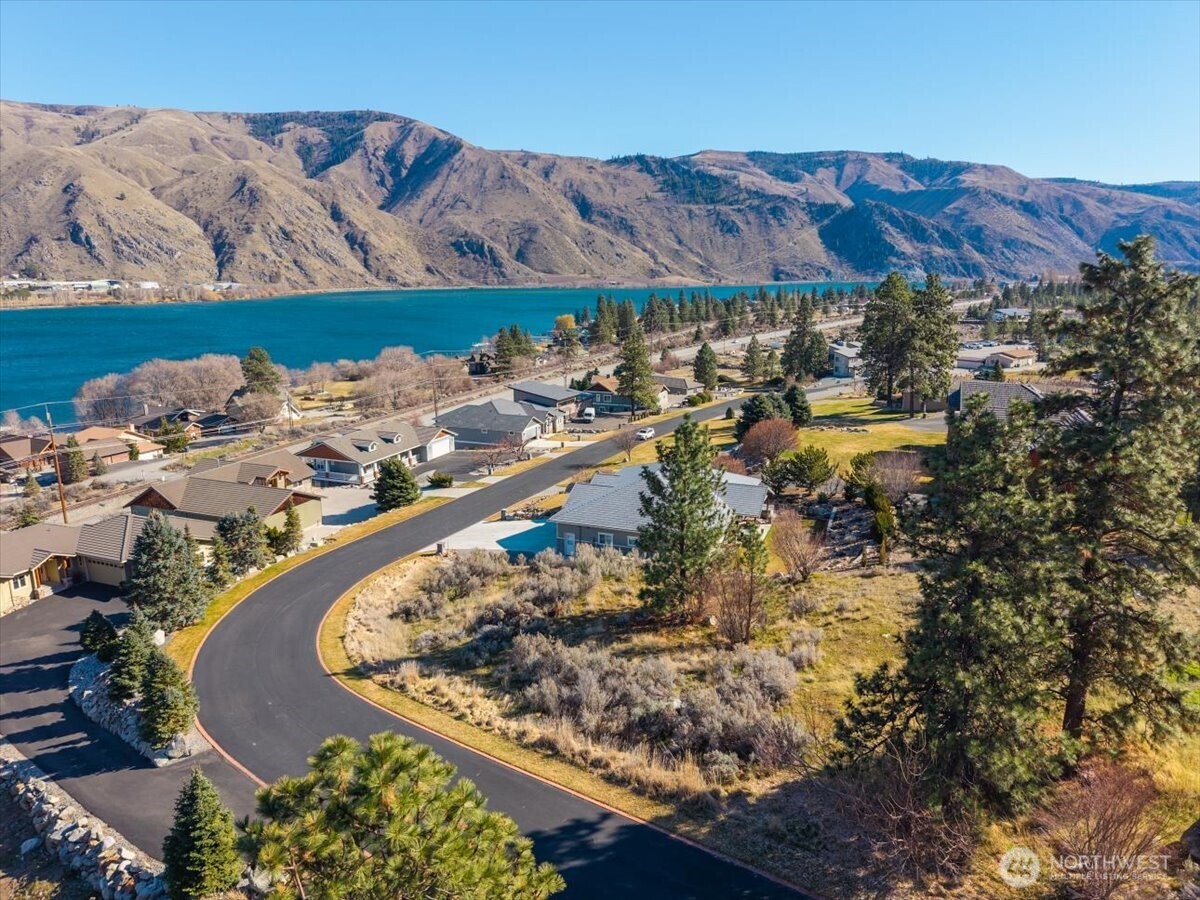15315 Lakeview Street Entiat, WA 98822 - Photo 20 of 35 a view of a sky from a terrace