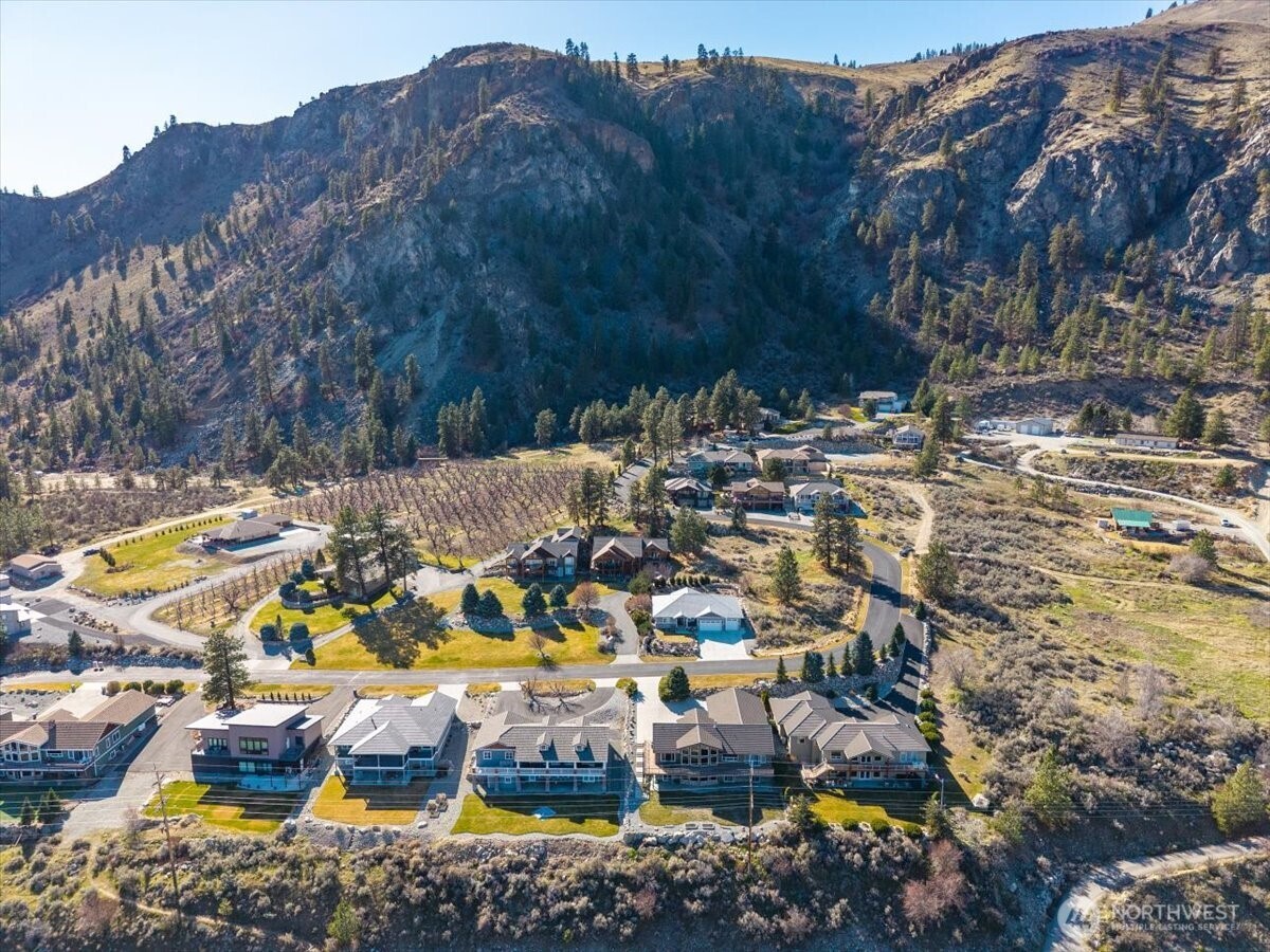 15315 Lakeview Street Entiat, WA 98822 - Photo 25 of 35 a view of outdoor space and city view