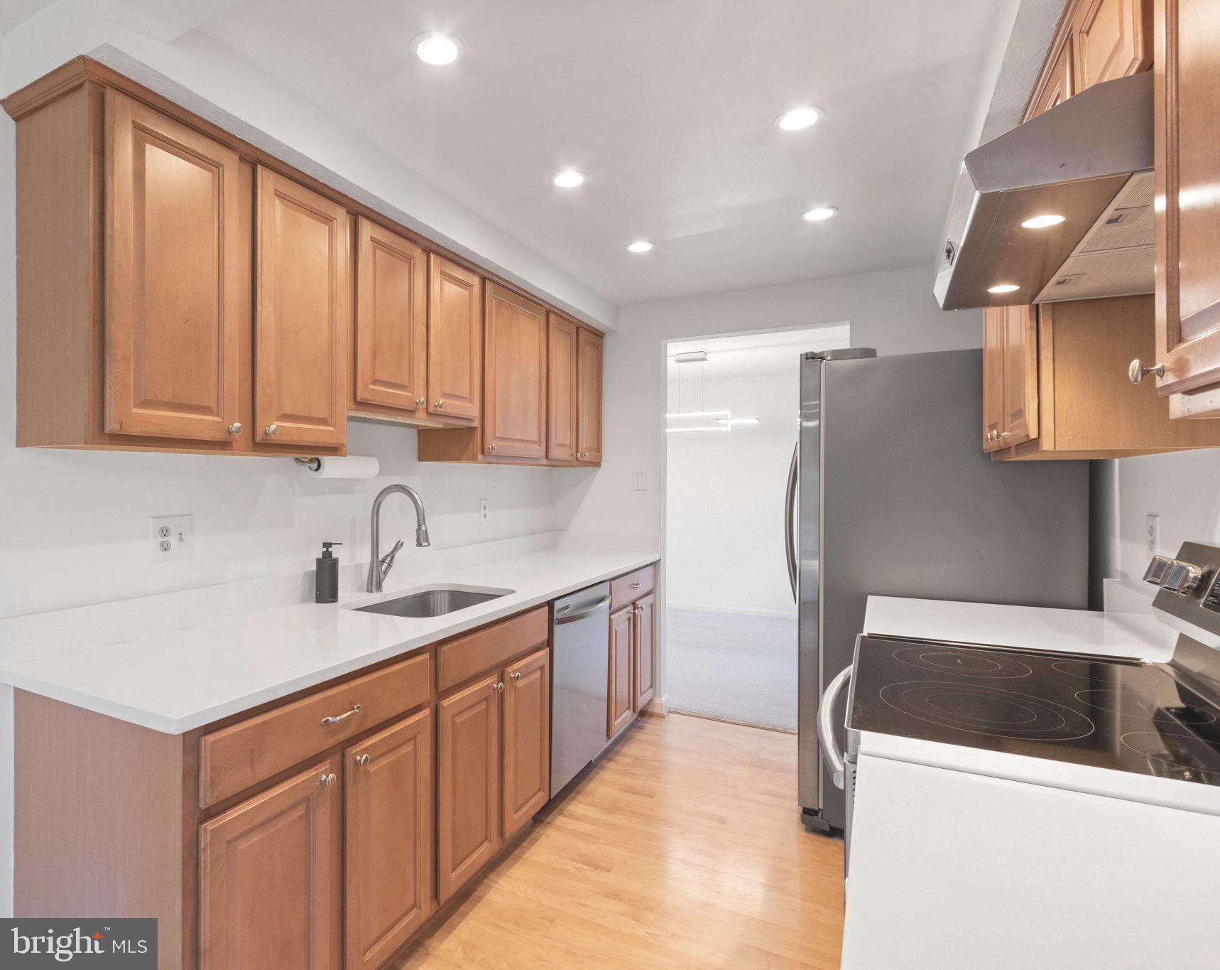 10255 Marshall Pond Road Burke, VA 22015 - Photo 13 of 40 Gallery Image 13