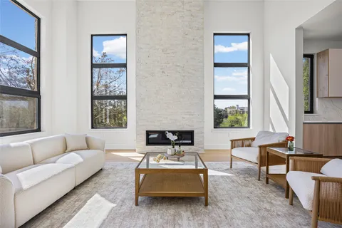 $999,900 | 1020 Mountain Leather Drive, Horseshoe Bay, TX 78657