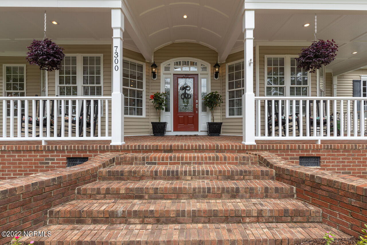 7300 Cleveland Road Clayton, NC 27520 - Photo 4 of 42 004-1280x960-front-porch