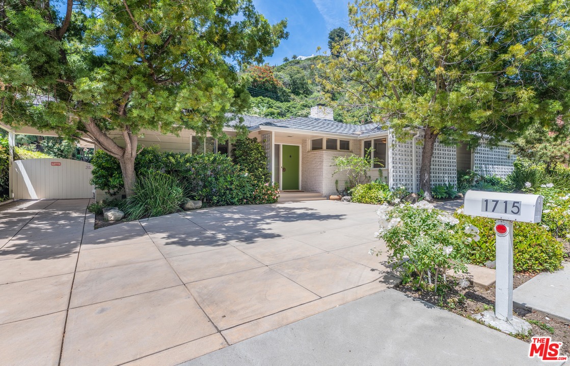 1715 Roscomare Road Los Angeles, CA 90077 - Photo 2 of 27