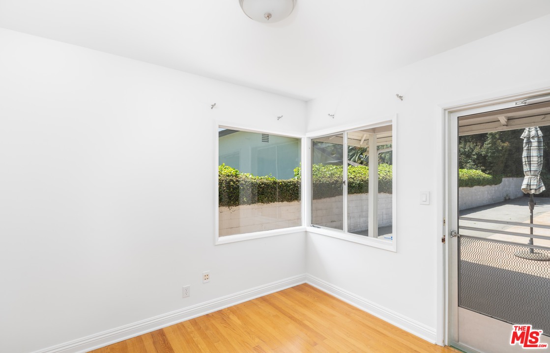 1715 Roscomare Road Los Angeles, CA 90077 - Photo 13 of 27