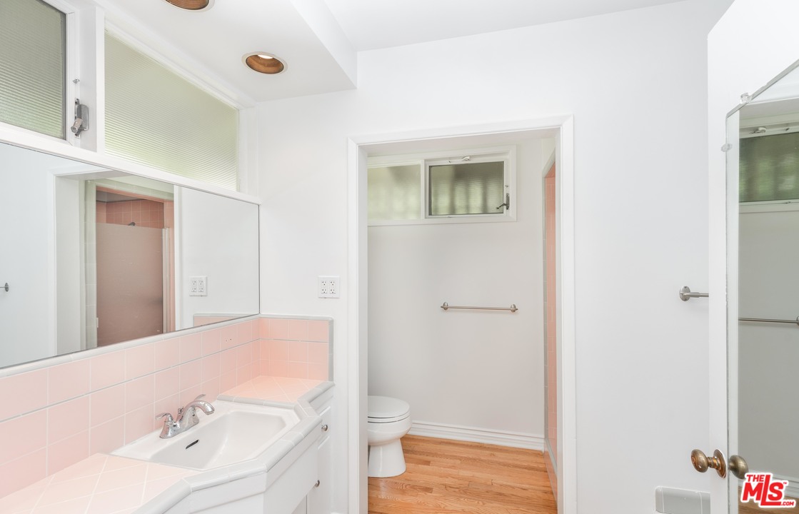 1715 Roscomare Road Los Angeles, CA 90077 - Photo 14 of 27