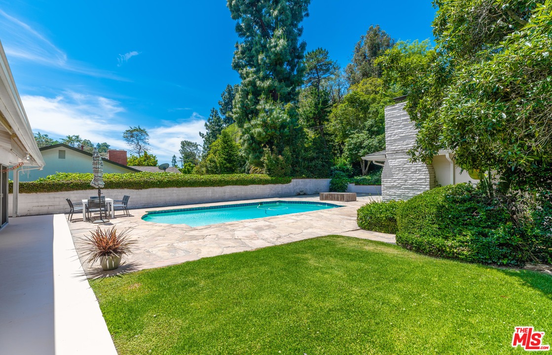 1715 Roscomare Road Los Angeles, CA 90077 - Photo 21 of 27