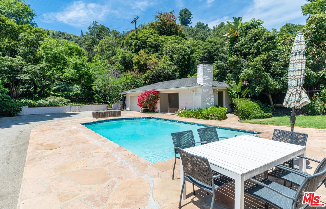 1715 Roscomare Road Los Angeles, CA 90077 - Photo 22 of 27