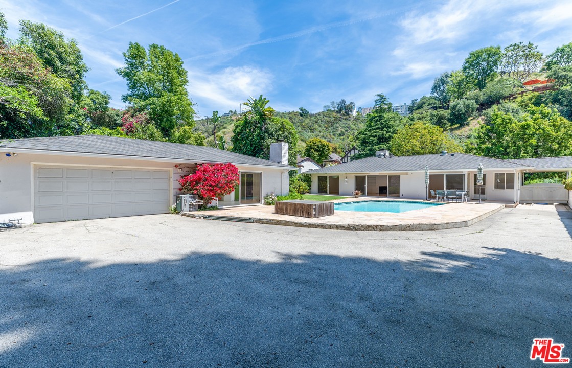 1715 Roscomare Road Los Angeles, CA 90077 - Photo 24 of 27