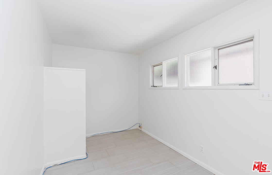 1715 Roscomare Road Los Angeles, CA 90077 - Photo 25 of 27
