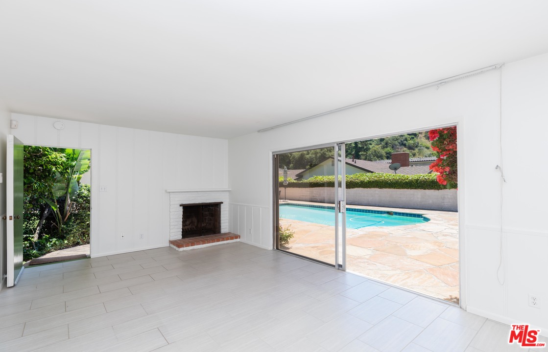 1715 Roscomare Road Los Angeles, CA 90077 - Photo 5 of 27