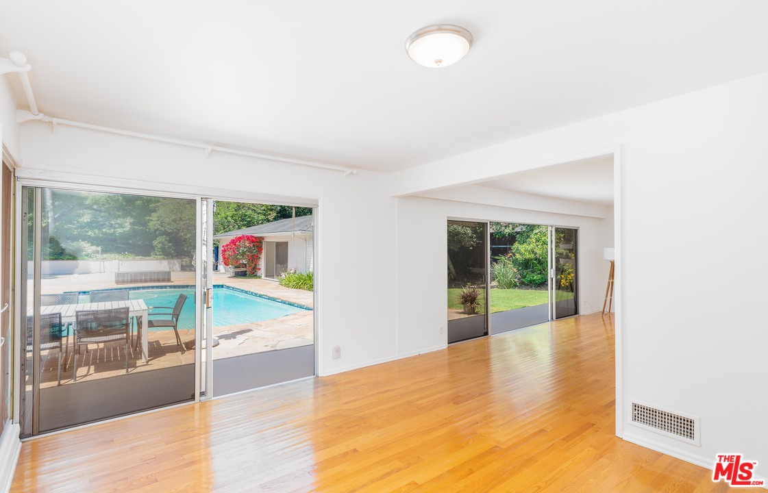 1715 Roscomare Road Los Angeles, CA 90077 - Photo 6 of 27