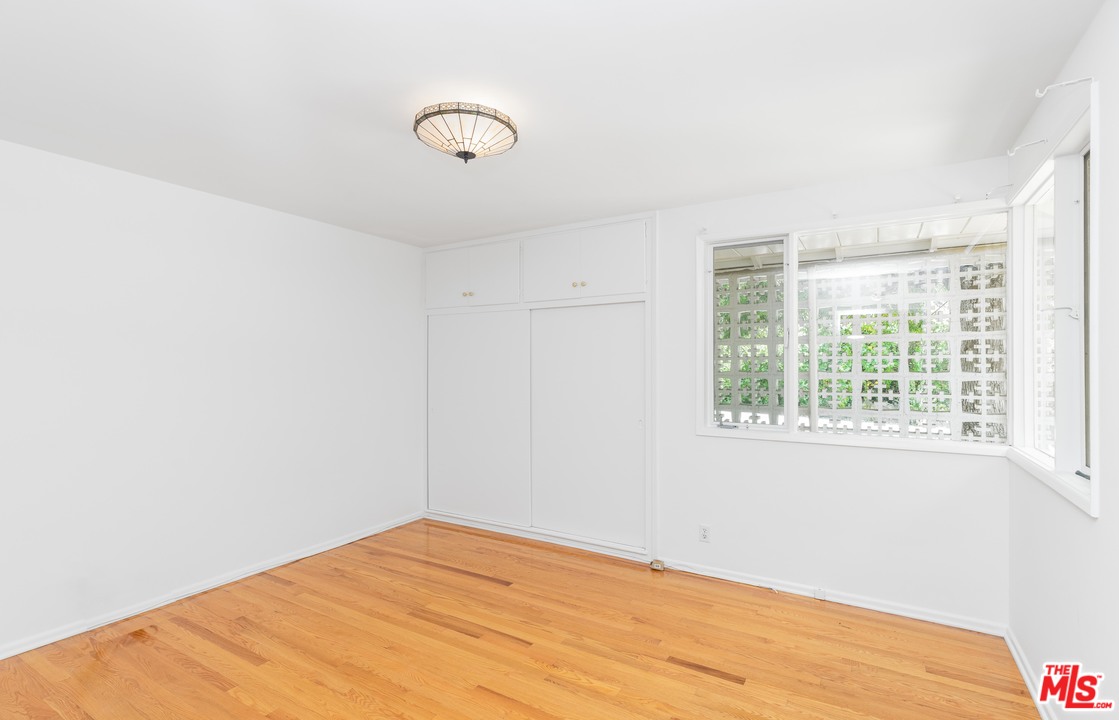 1715 Roscomare Road Los Angeles, CA 90077 - Photo 9 of 27