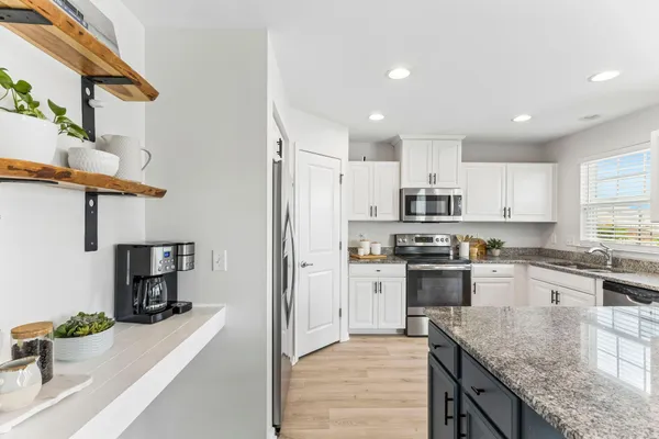 $380,000 | 2823 Winterberry Drive, Columbia, TN 38401