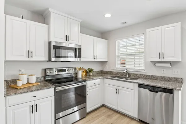 $380,000 | 2823 Winterberry Drive, Columbia, TN 38401